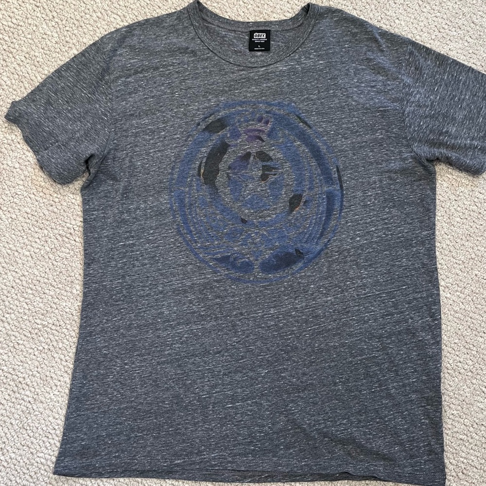 OBEY heather grey short-sleeved graphic tee men's size large